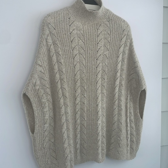 Akamai + Kin Cream Sweater Poncho Pointelle Cable Knit Design and Relaxed Fit OS - Picture 15 of 17